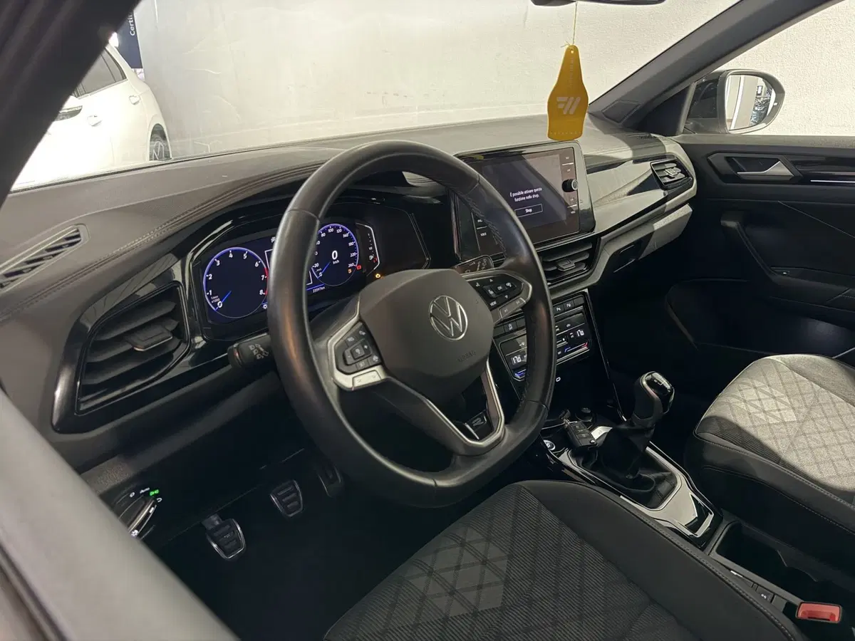 Volkswagen T-Roc usata a Genova (8)