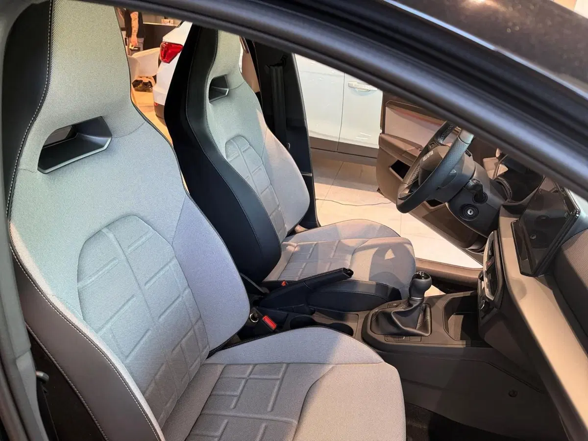 SEAT Ibiza nuova a Lecco (14)