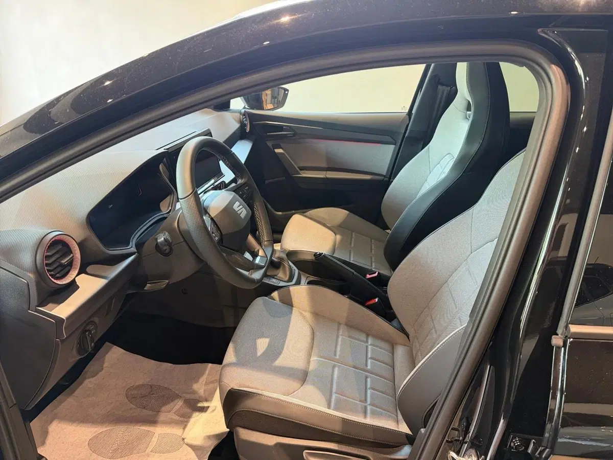 SEAT Ibiza nuova a Lecco (9)
