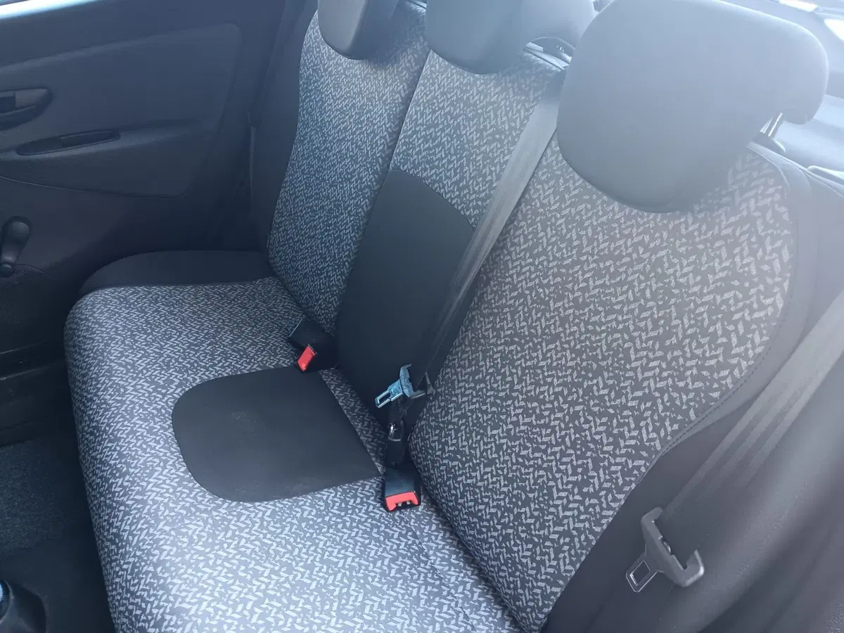 Lancia Ypsilon usata a Macerata (13)