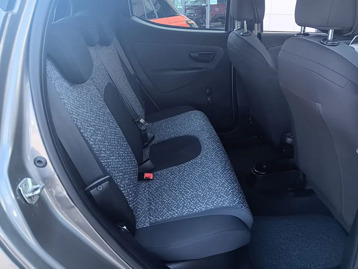 Lancia Ypsilon usata a Macerata (9)