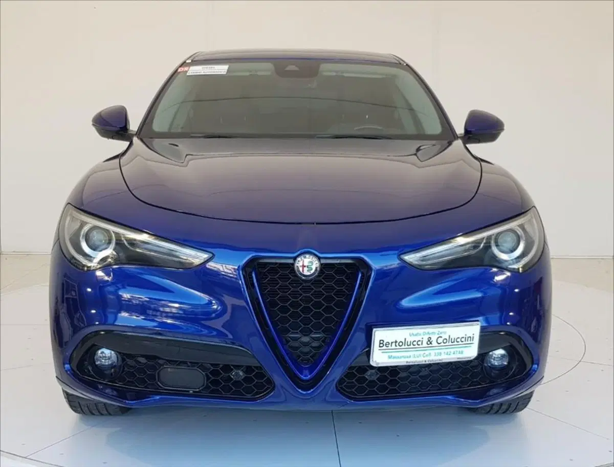 Alfa Romeo Stelvio usata a Lucca (2)