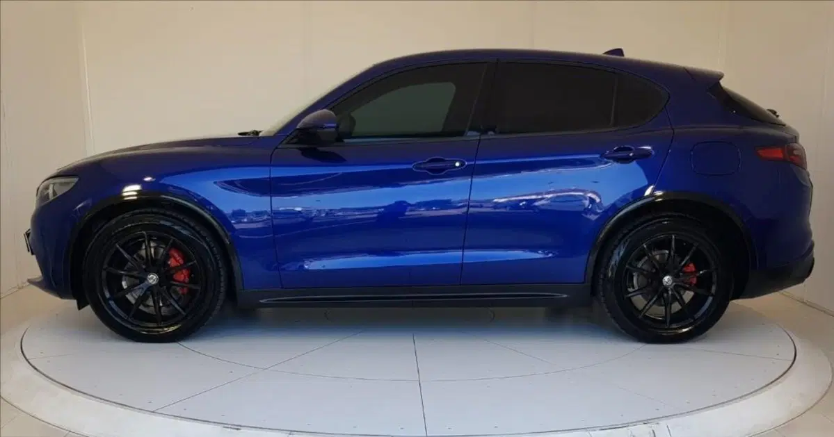 Alfa Romeo Stelvio usata a Lucca (3)