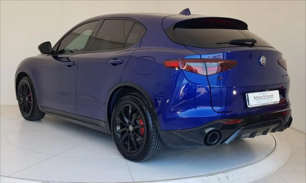 Alfa Romeo Stelvio usata a Lucca (4)