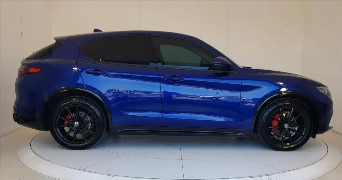 Alfa Romeo Stelvio usata a Lucca (7)