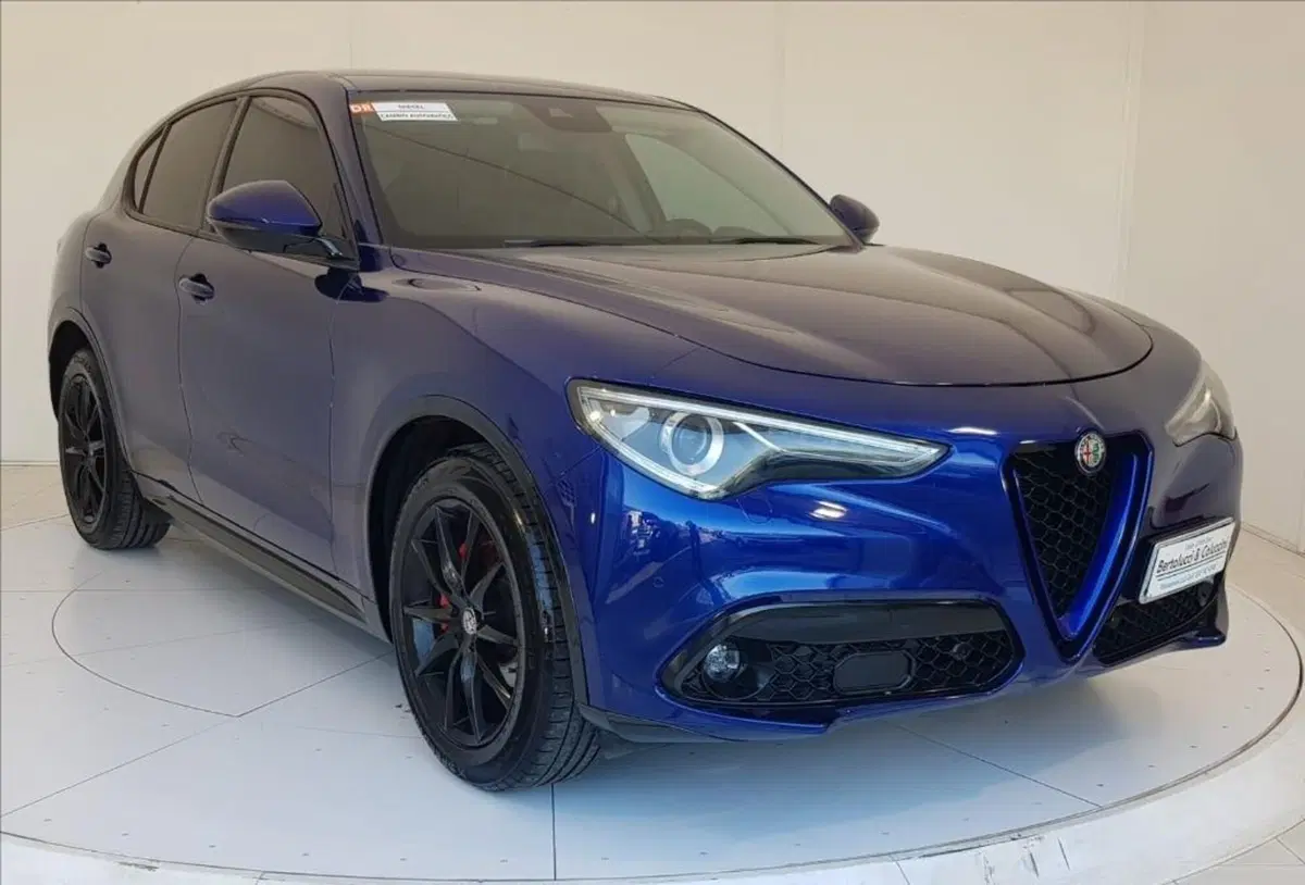 Alfa Romeo Stelvio usata a Lucca (8)