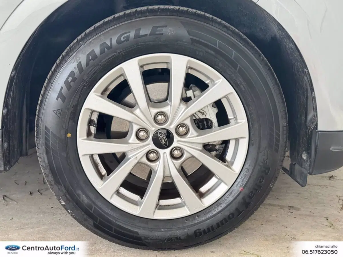 Ford Tourneo Courier usata a Roma (14)