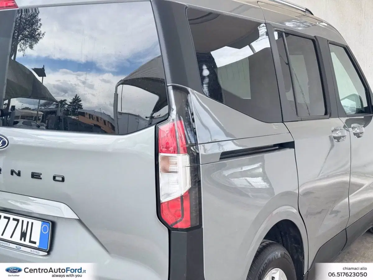 Ford Tourneo Courier usata a Roma (16)