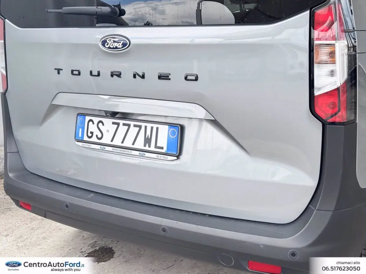 Ford Tourneo Courier usata a Roma (17)