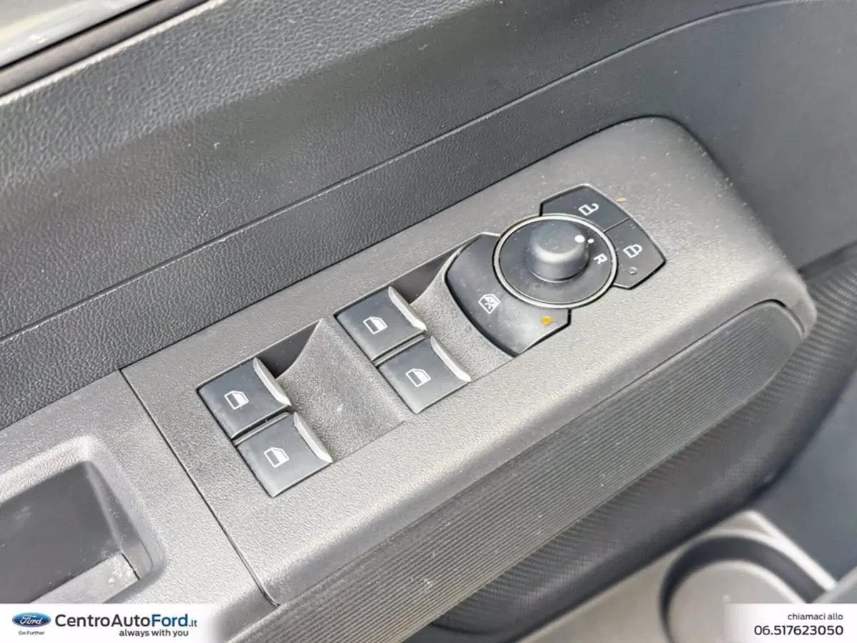 Ford Tourneo Courier usata a Roma (19)