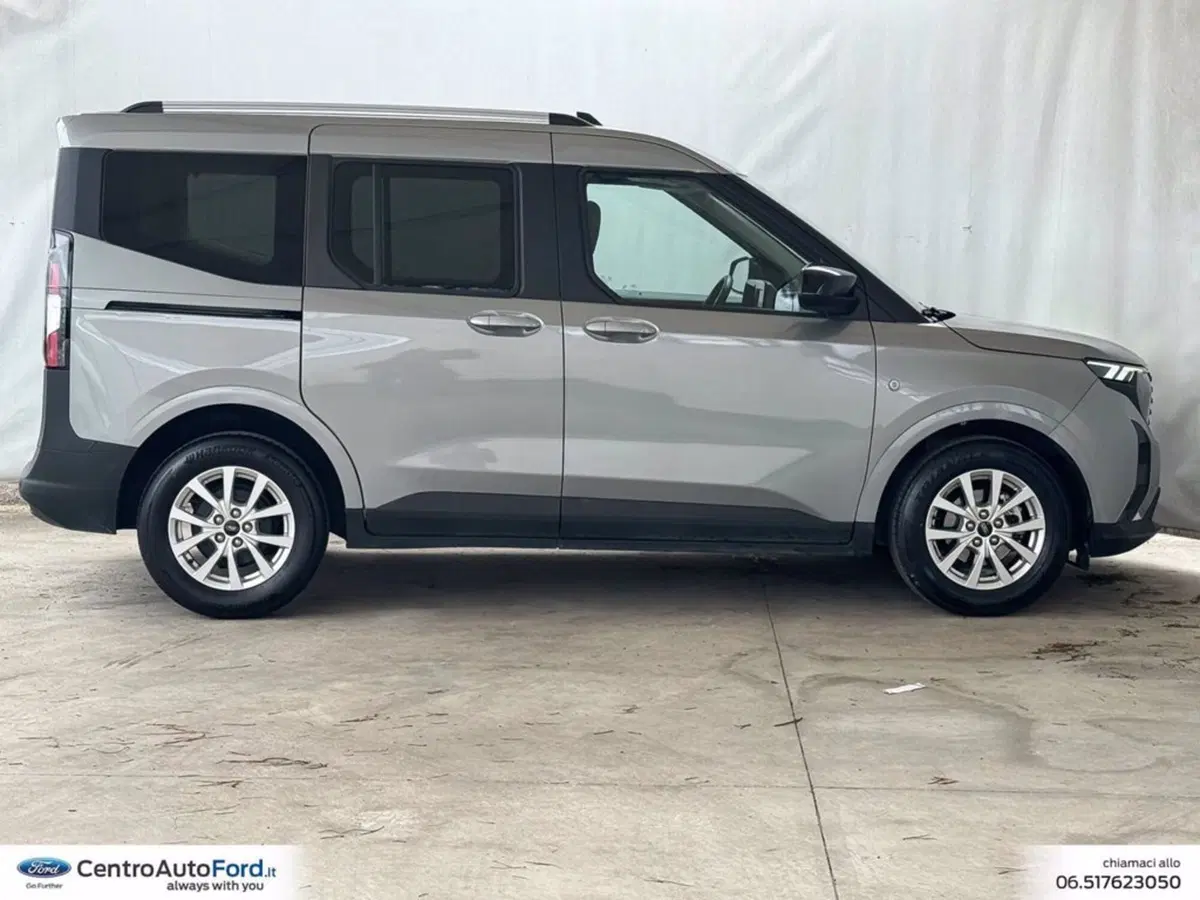 Ford Tourneo Courier usata a Roma (5)