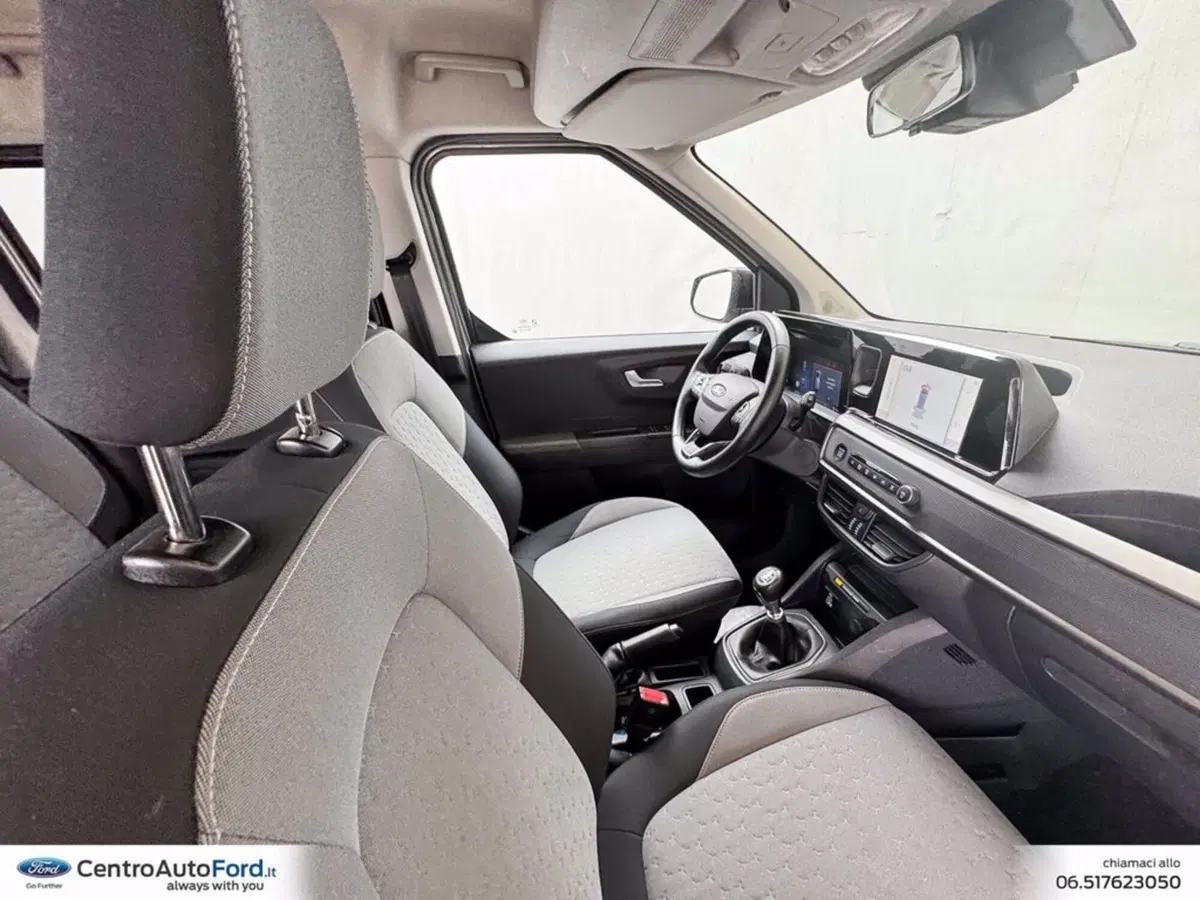 Ford Tourneo Courier usata a Roma (6)