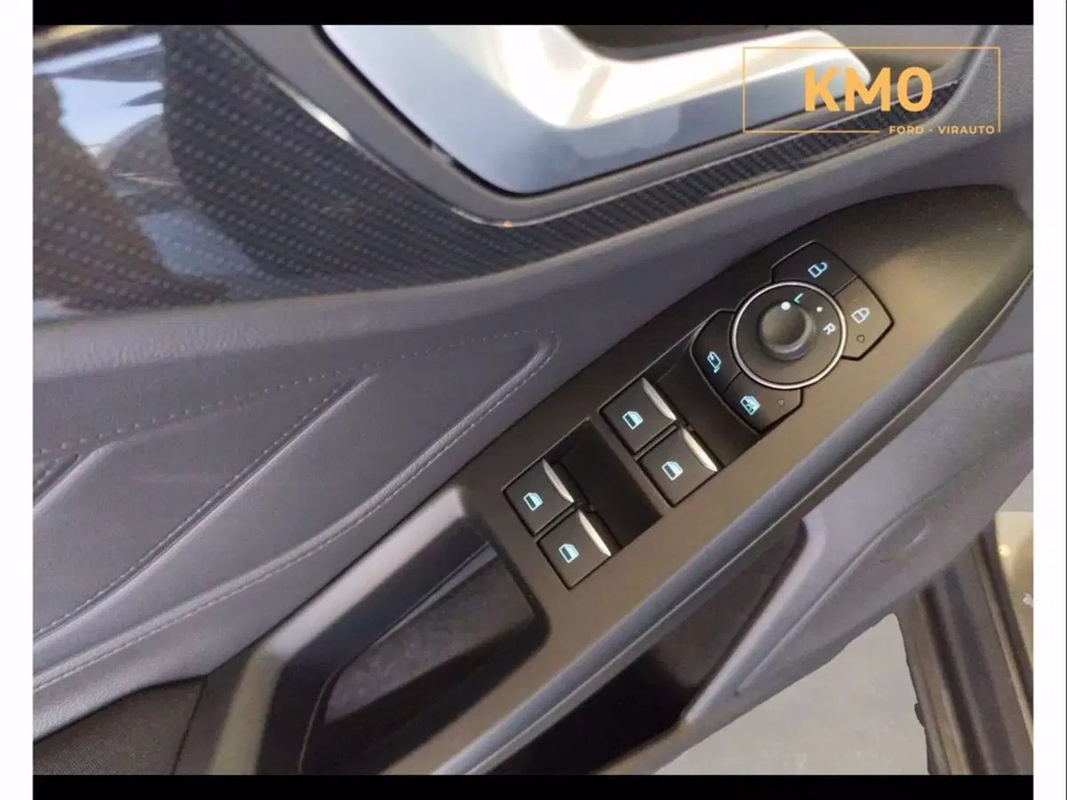 Ford Focus Station Wagon nuova a Catania (10)