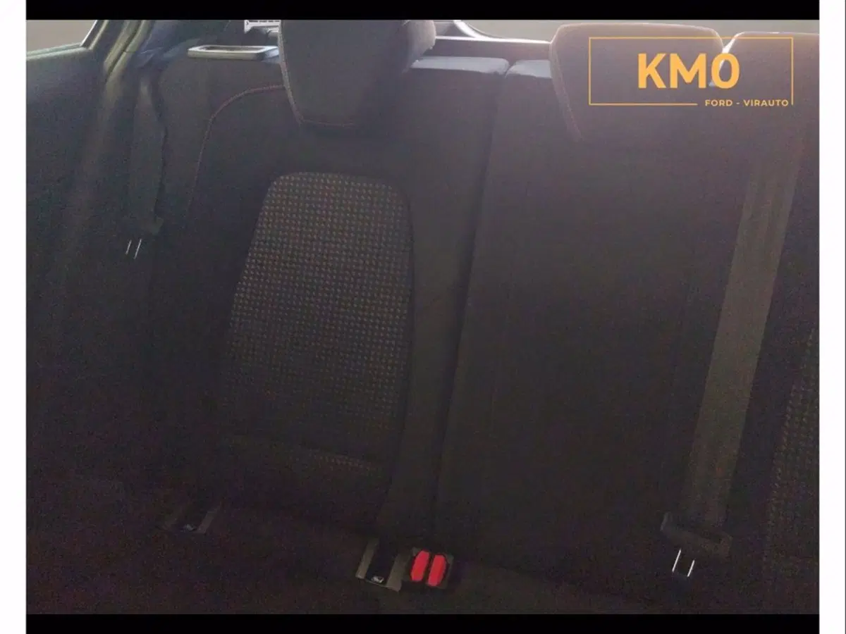 Ford Focus Station Wagon nuova a Catania (11)