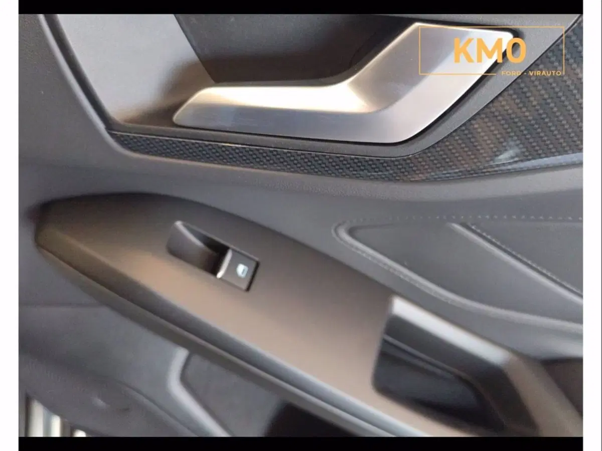 Ford Focus Station Wagon nuova a Catania (14)