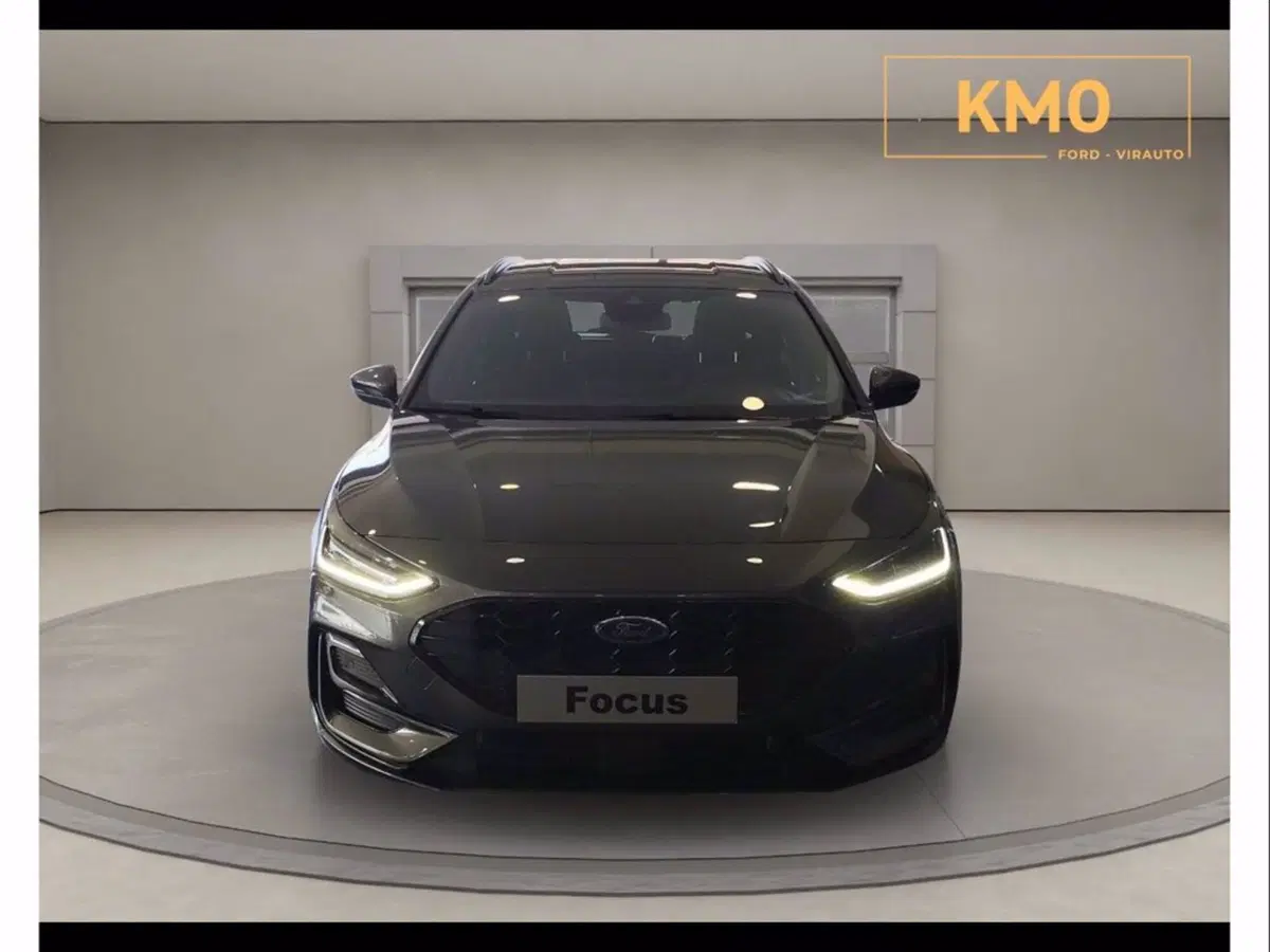 Ford Focus Station Wagon nuova a Catania (2)