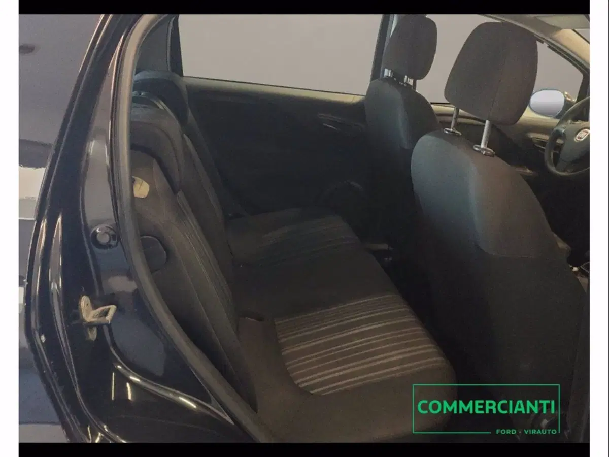 Fiat Punto Evo usata a Catania (13)
