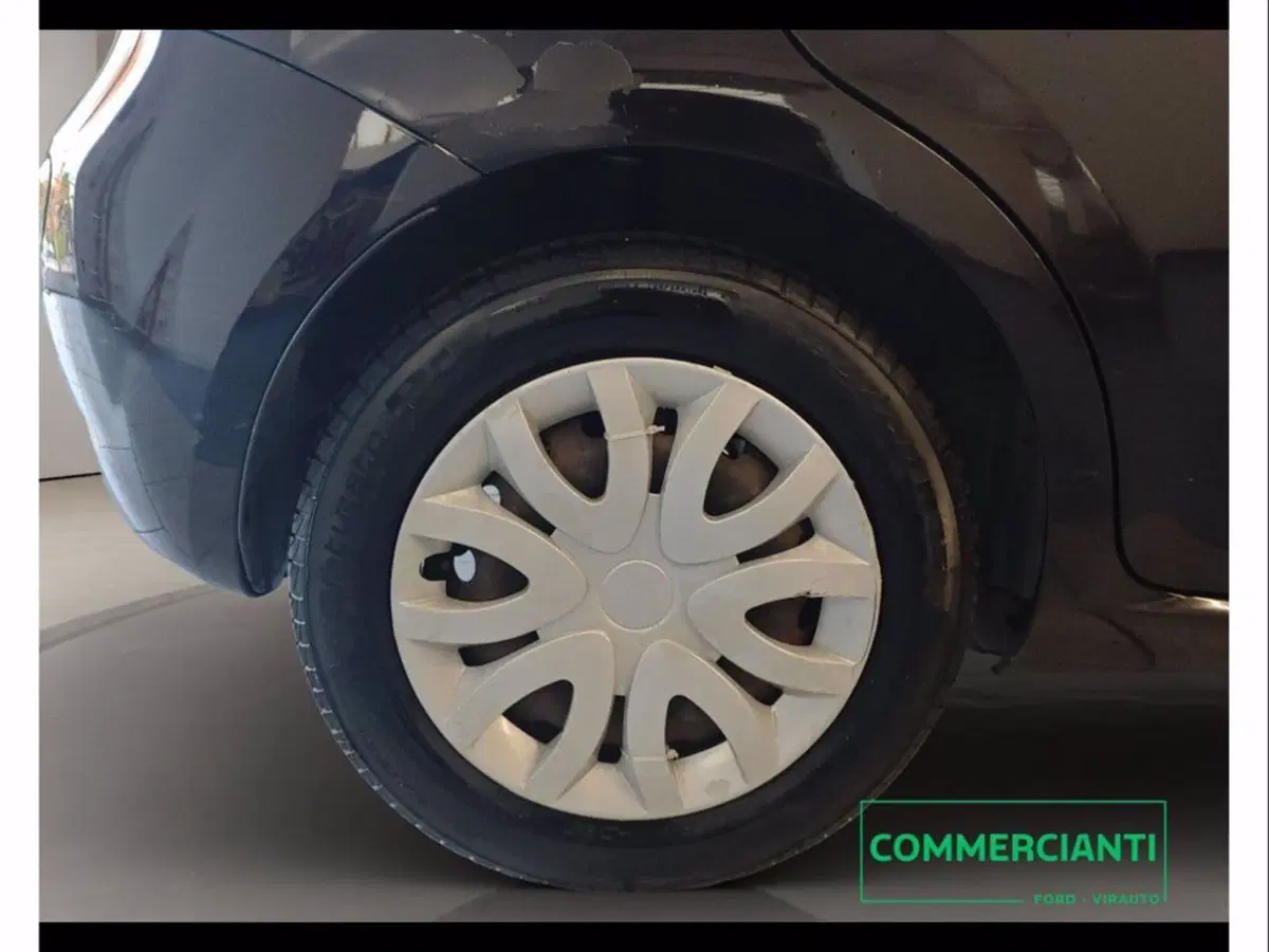 Fiat Punto Evo usata a Catania (17)
