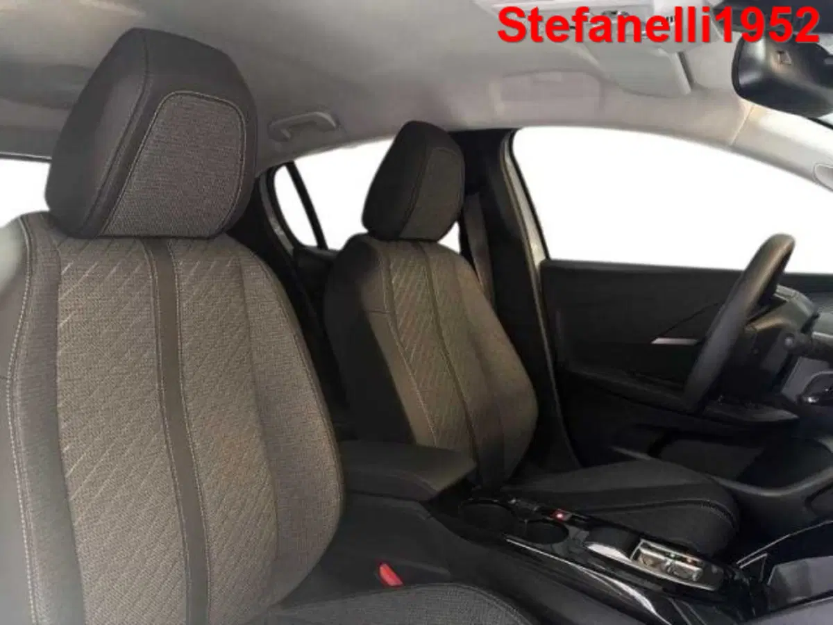 Peugeot 208 nuova a Bologna (16)