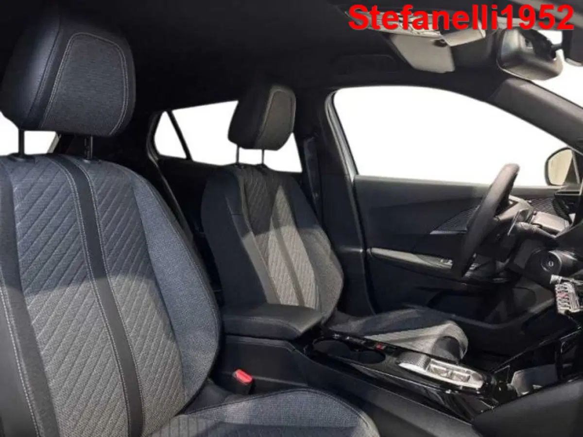 Peugeot 2008 nuova a Bologna (16)