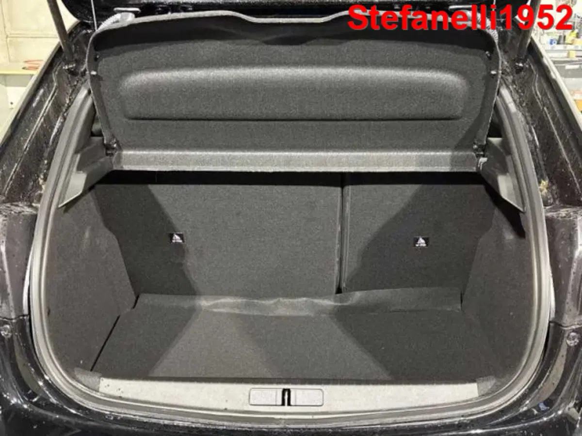 Peugeot 208 nuova a Bologna (7)