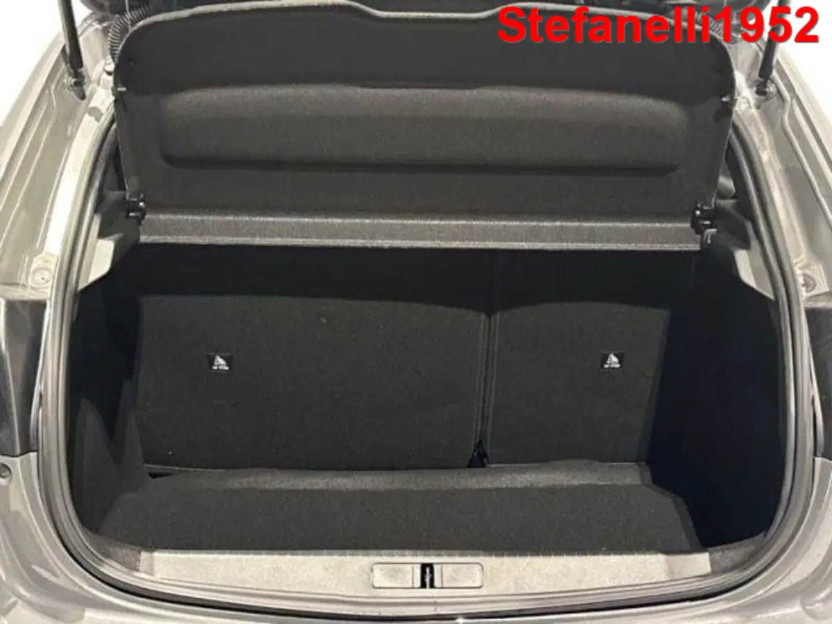 Peugeot 208 nuova a Bologna (7)