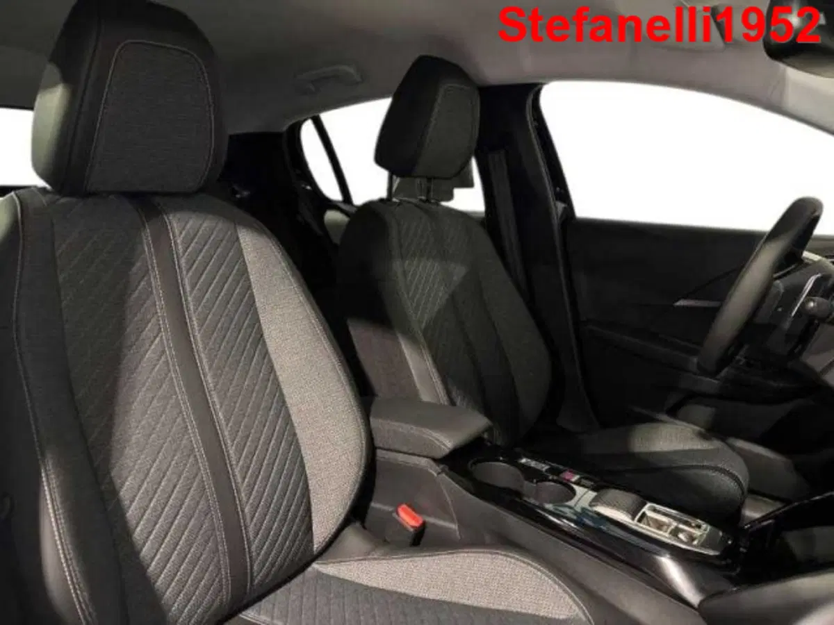 Peugeot 208 nuova a Bologna (16)
