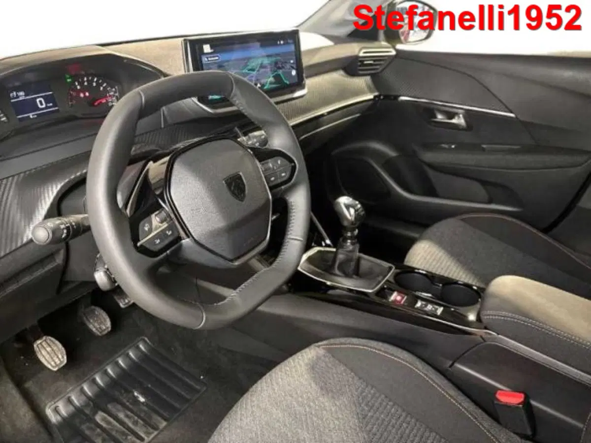 Peugeot 208 nuova a Bologna (11)