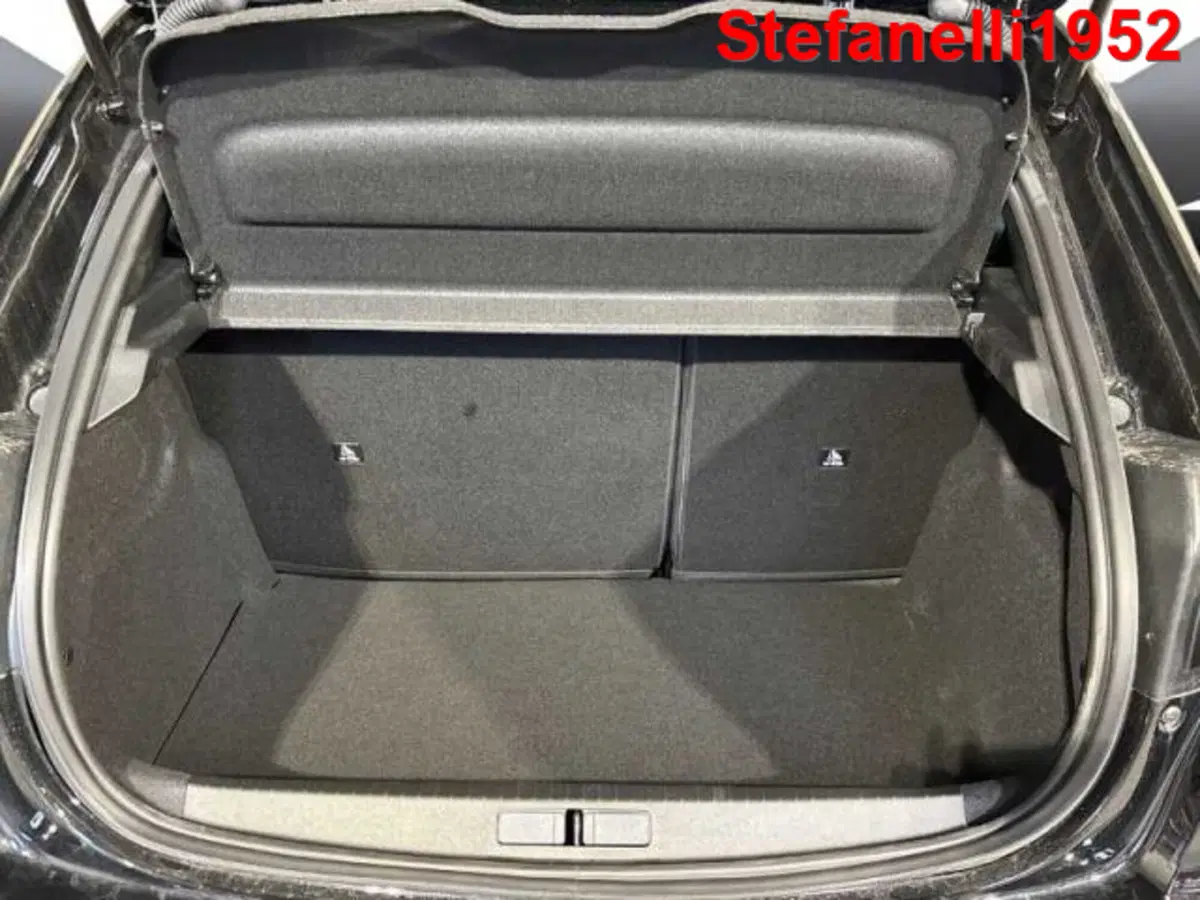 Peugeot 208 nuova a Bologna (7)