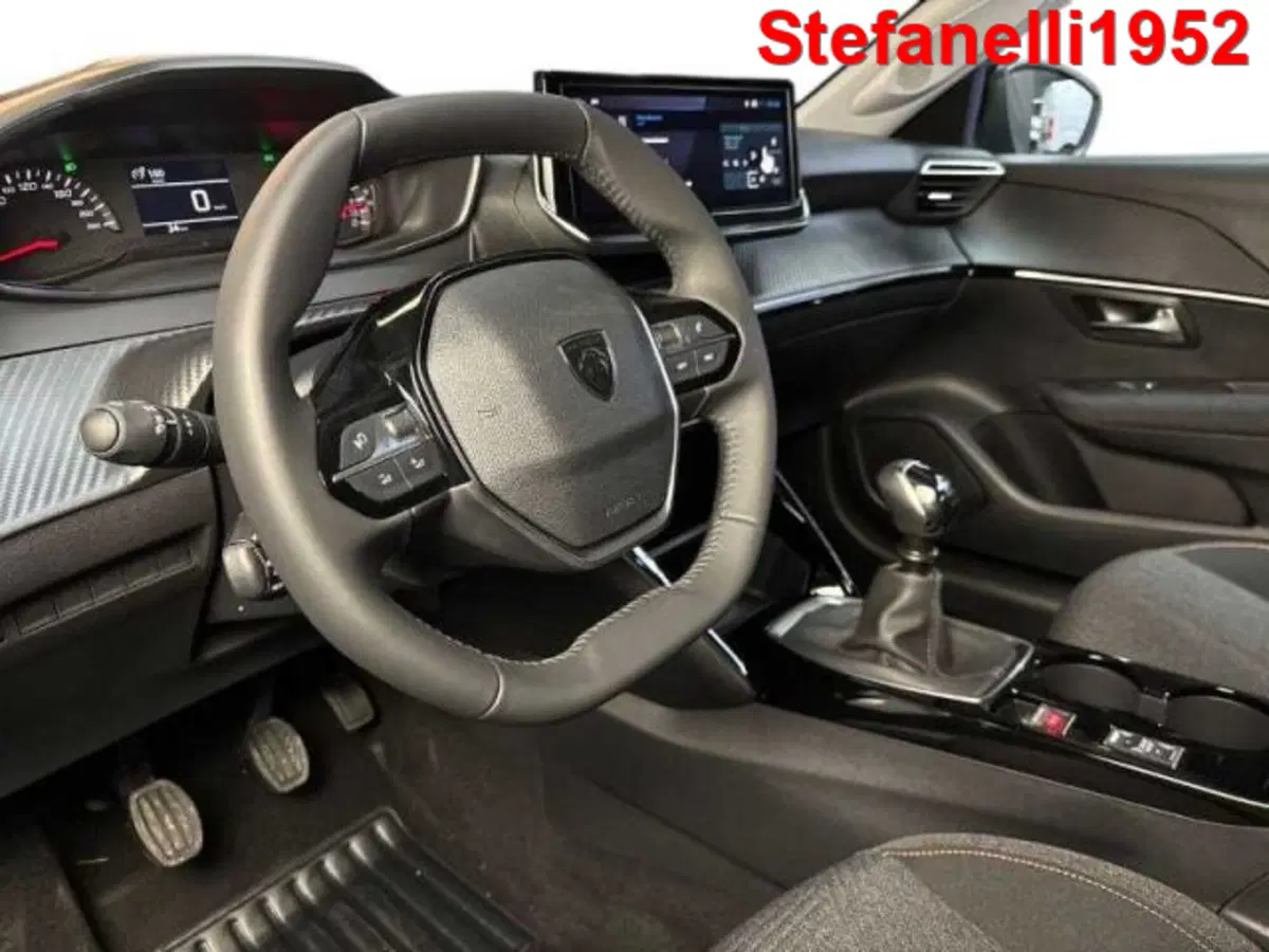 Peugeot 208 nuova a Bologna (11)