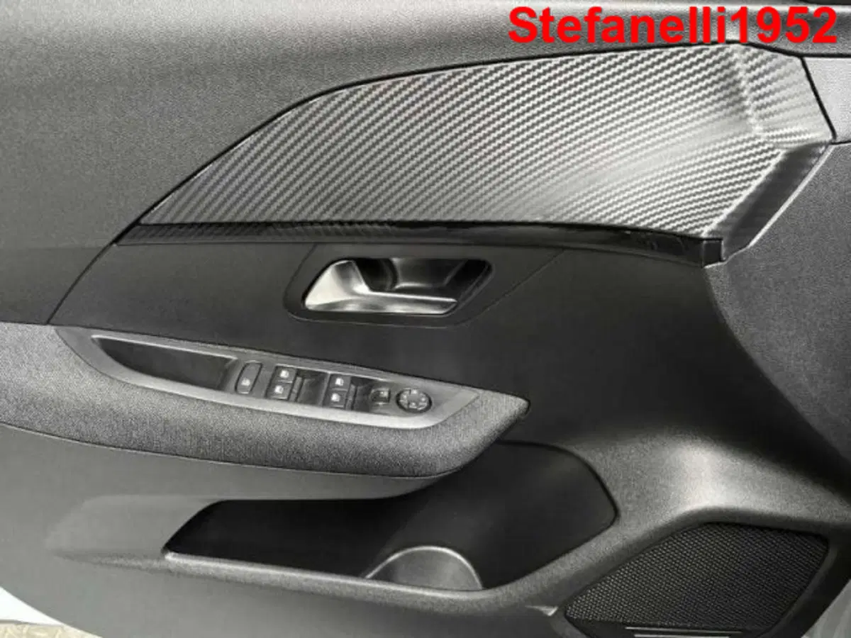 Peugeot 208 nuova a Bologna (10)