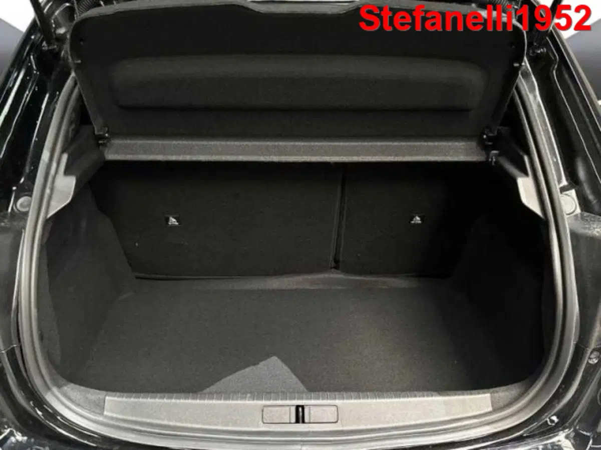 Peugeot 208 nuova a Bologna (7)