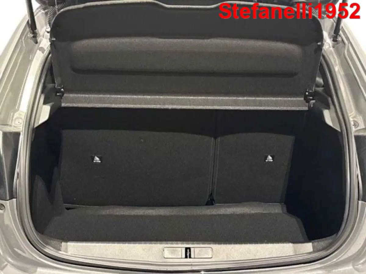 Peugeot 208 nuova a Bologna (7)