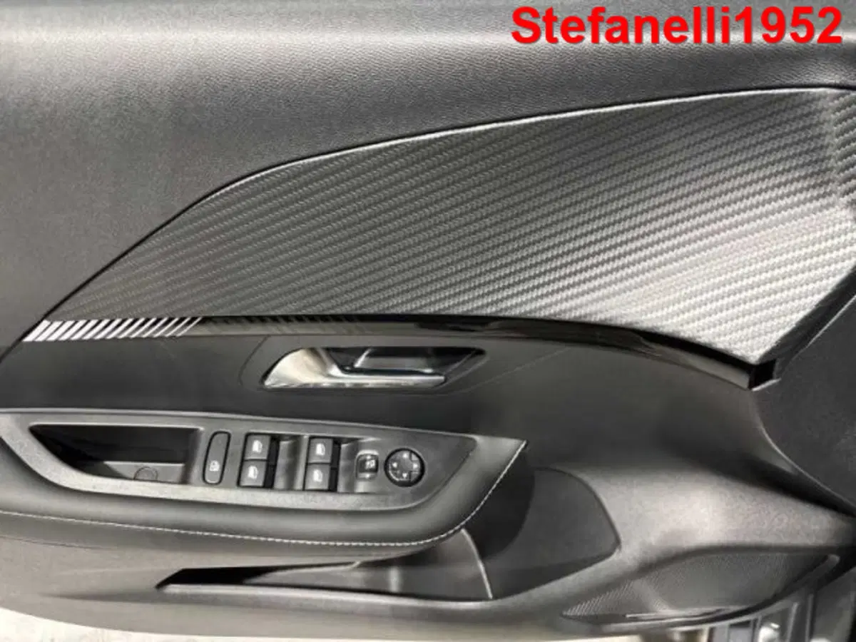 Peugeot 208 nuova a Bologna (10)