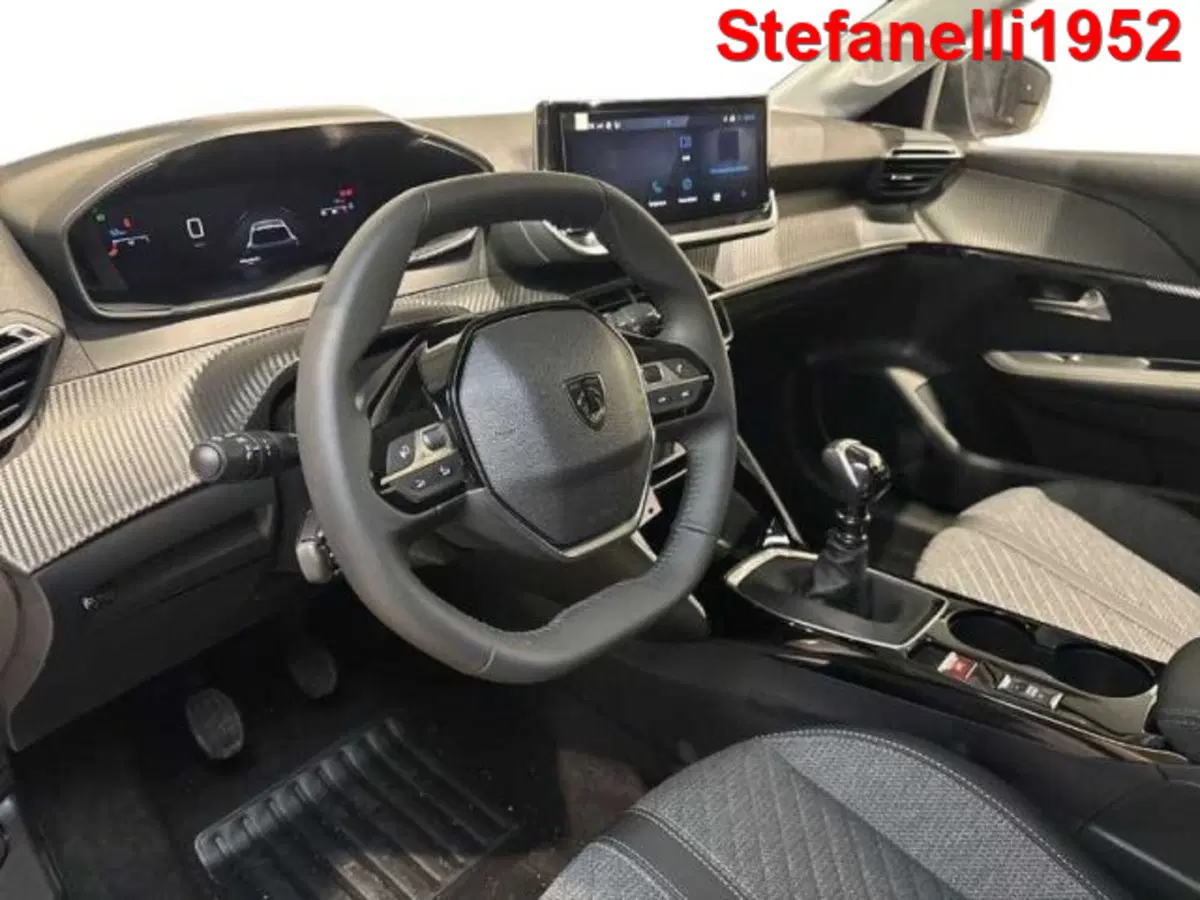 Peugeot 208 nuova a Bologna (11)