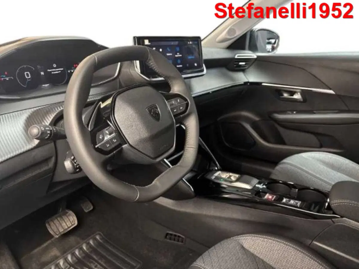 Peugeot 208 nuova a Bologna (11)