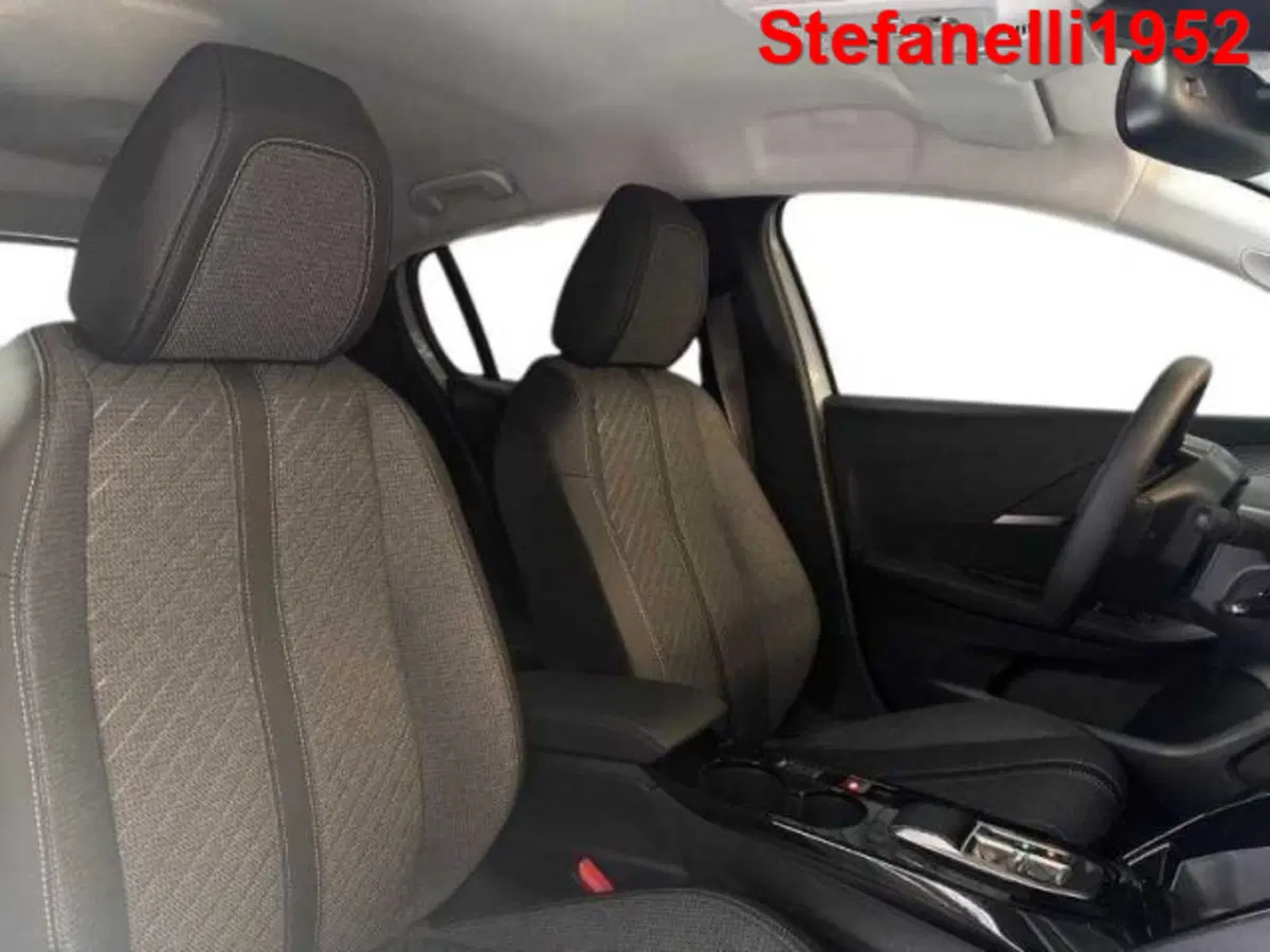 Peugeot 208 nuova a Bologna (16)