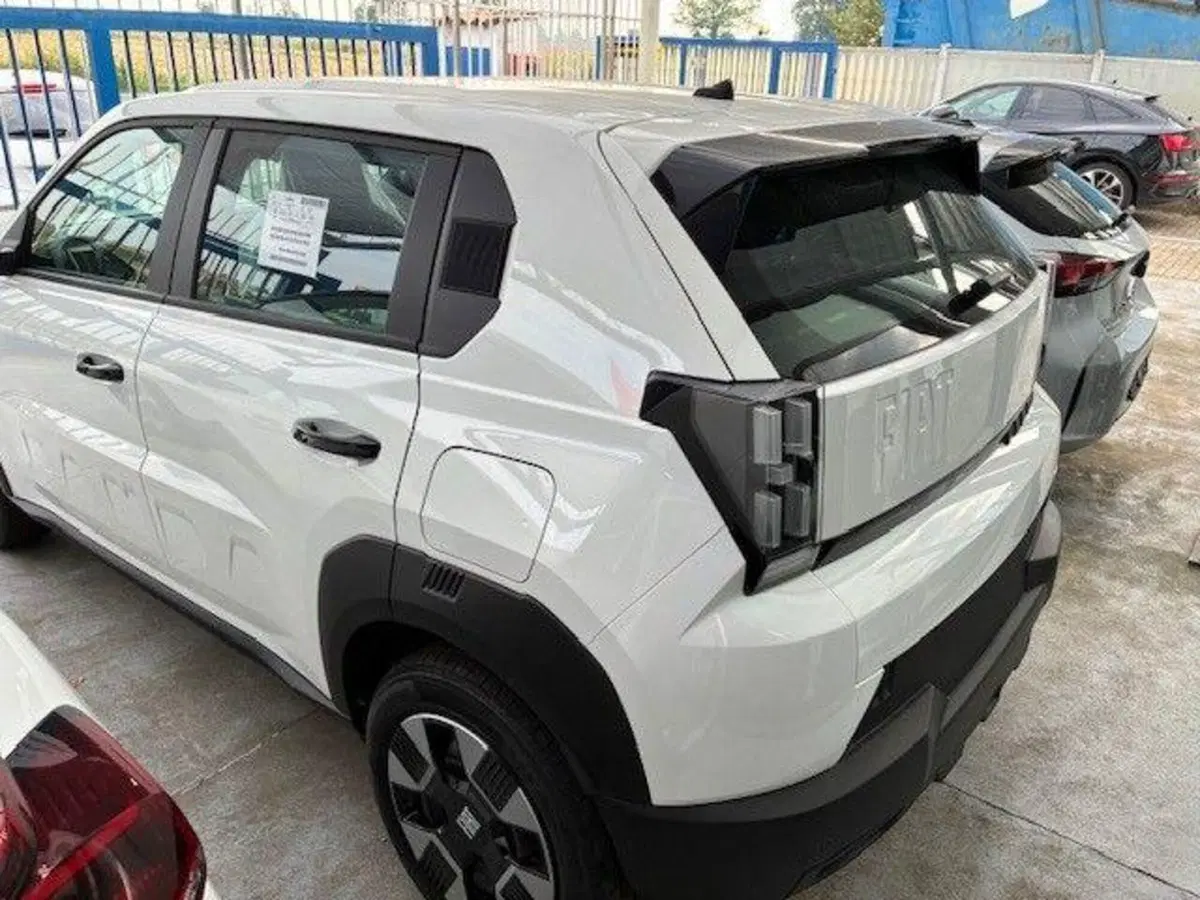 Fiat Grande Panda nuova a Milano (3)