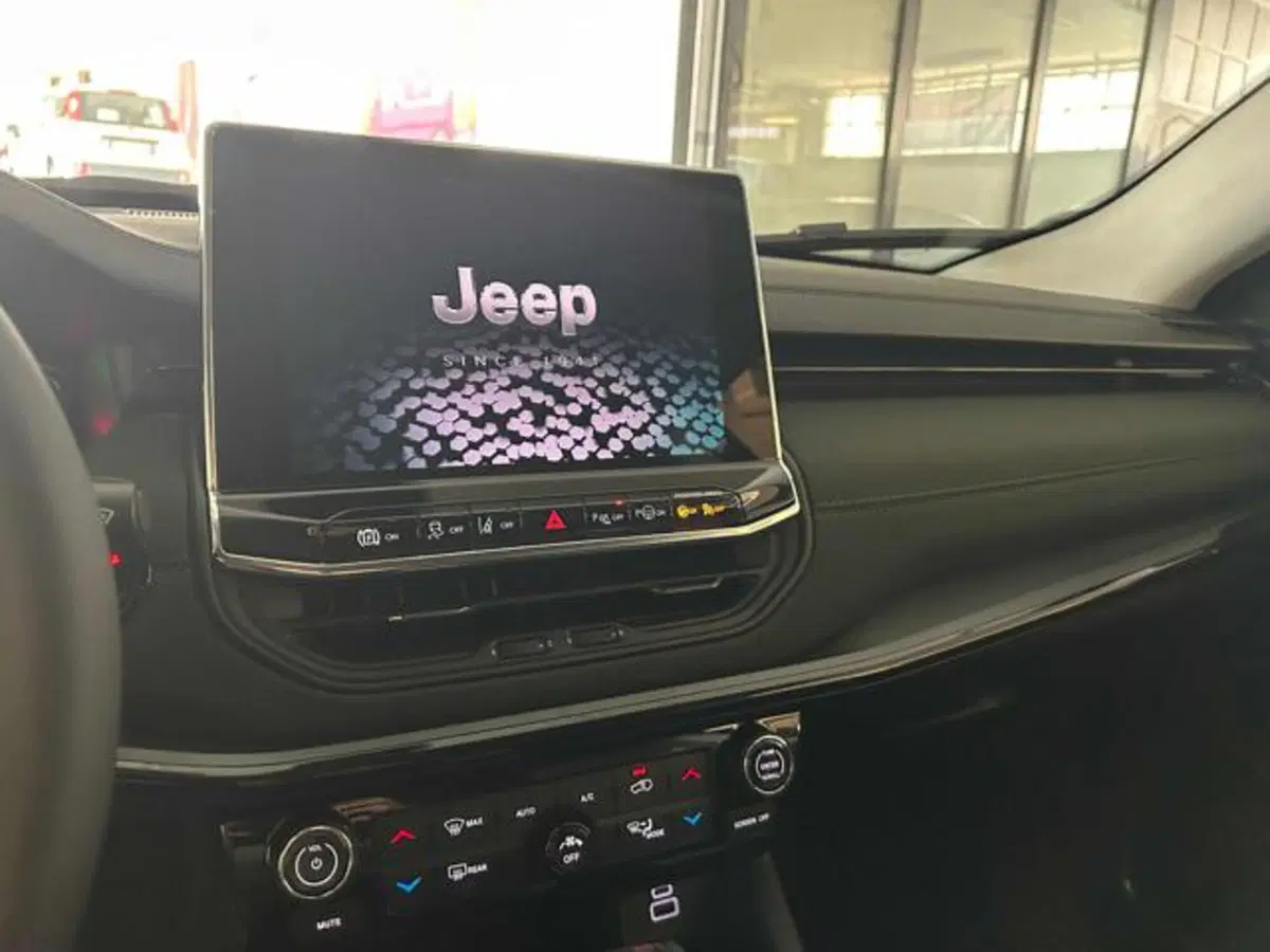 Jeep Compass nuova a Vercelli (15)