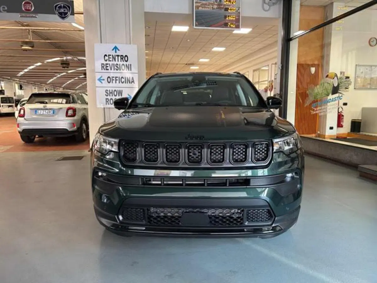 Jeep Compass nuova a Vercelli (2)