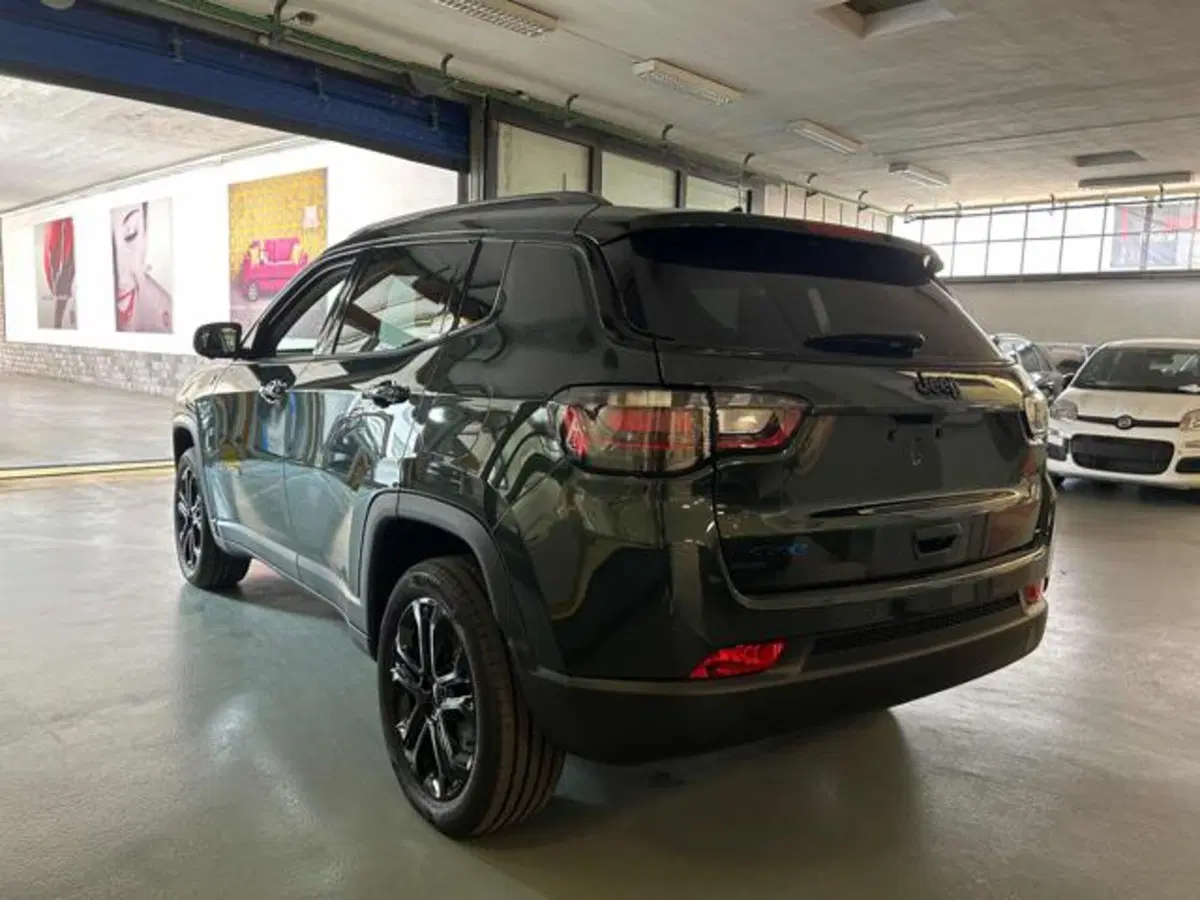Jeep Compass nuova a Vercelli (5)