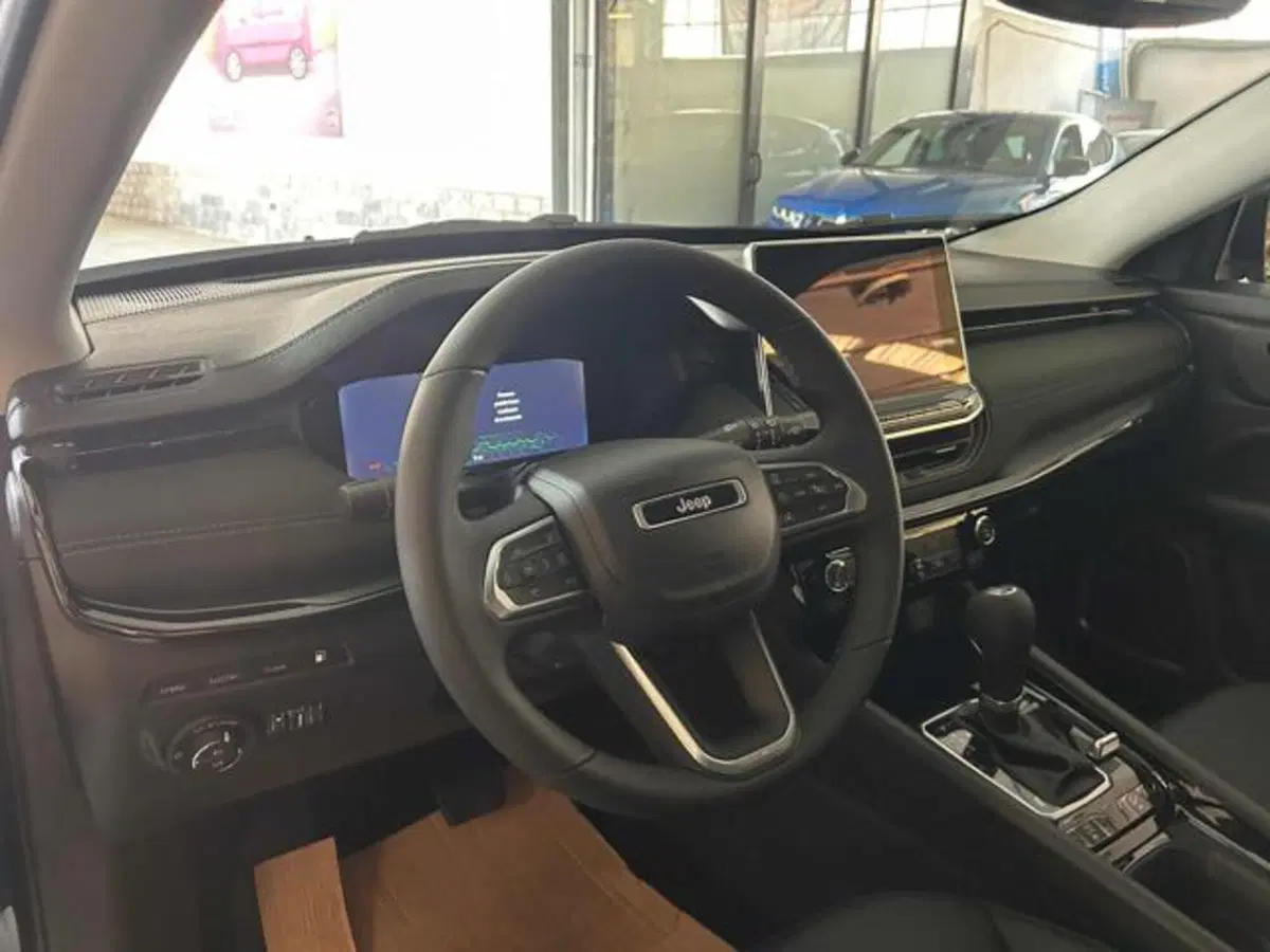 Jeep Compass nuova a Vercelli (6)
