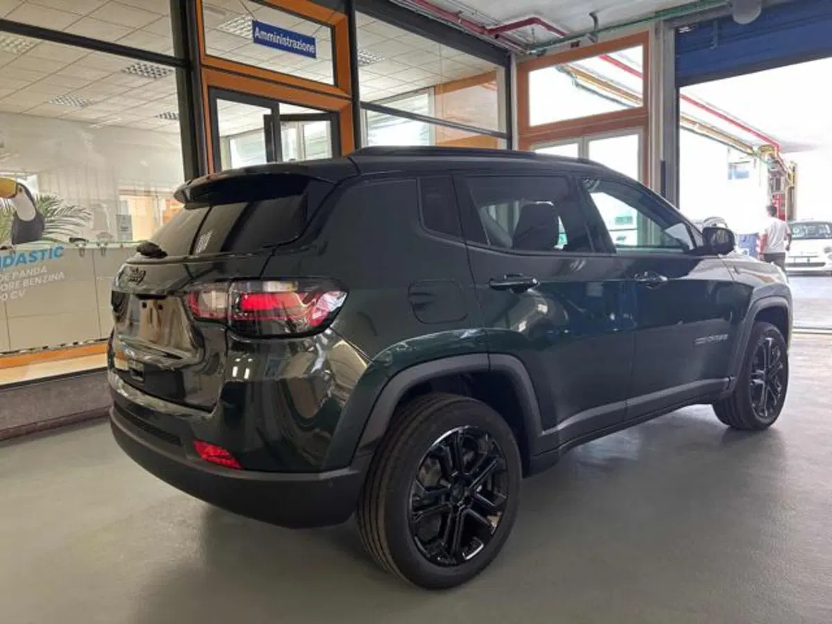 Jeep Compass nuova a Vercelli (8)
