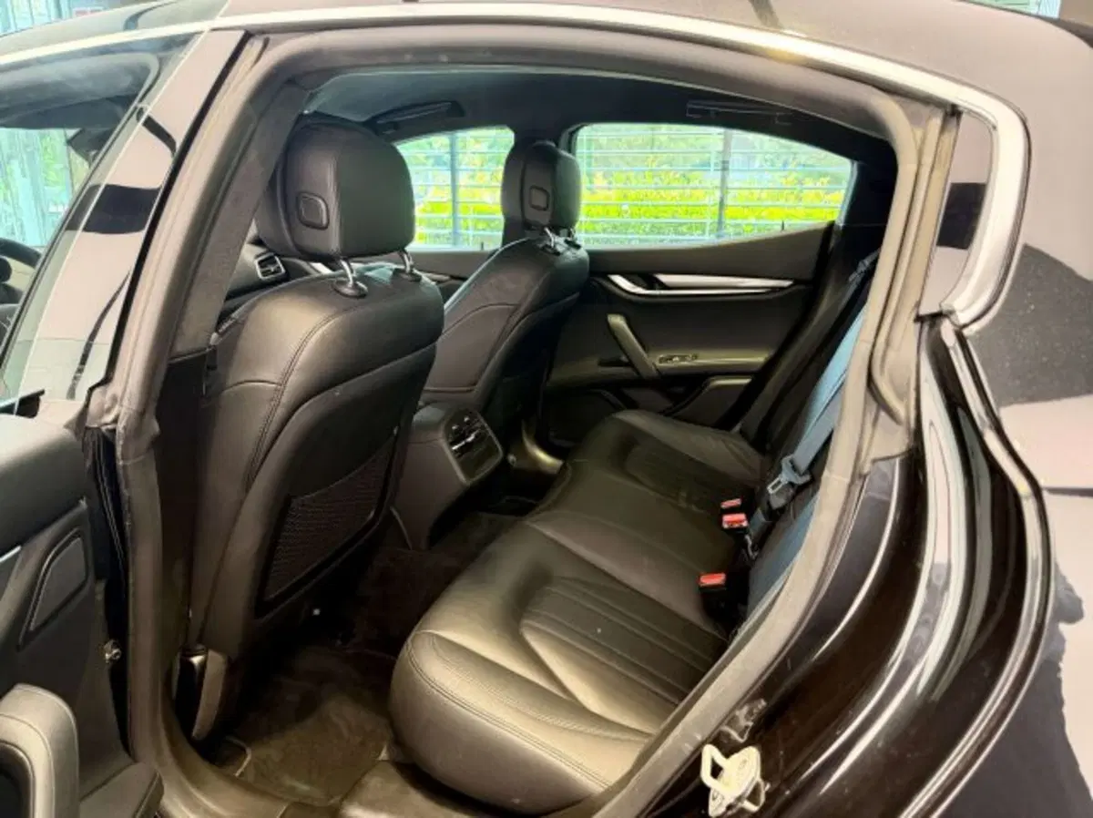 Maserati Ghibli usata a Torino (10)