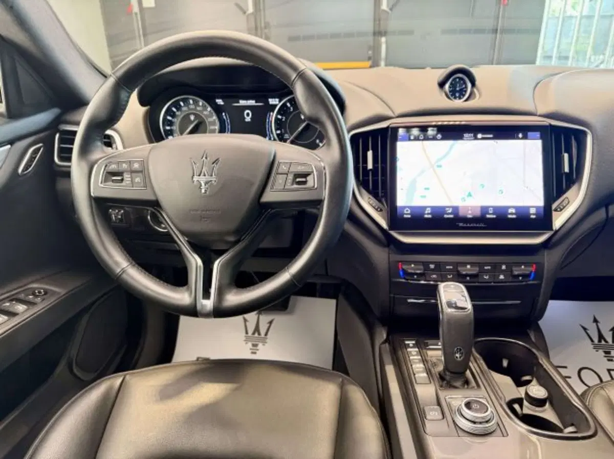 Maserati Ghibli usata a Torino (14)