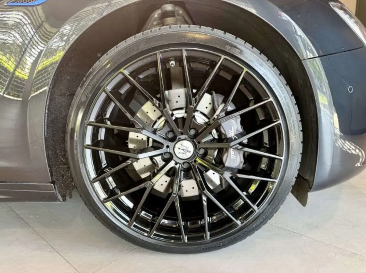 Maserati Ghibli usata a Torino (4)