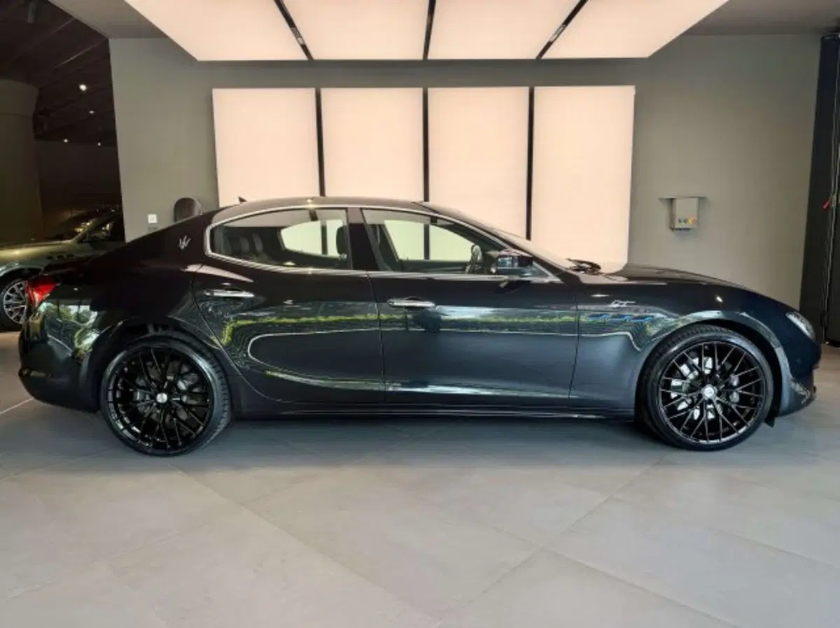 Maserati Ghibli usata a Torino (5)