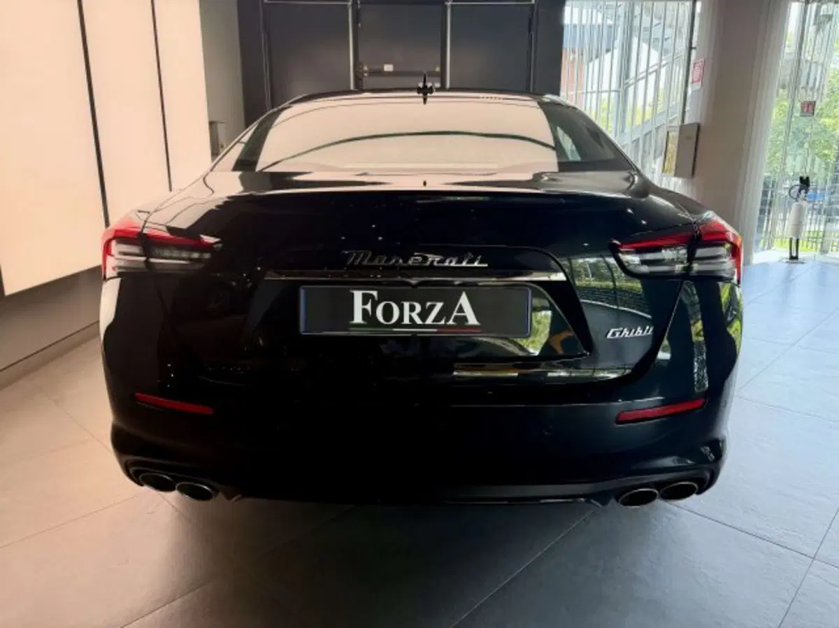 Maserati Ghibli usata a Torino (7)