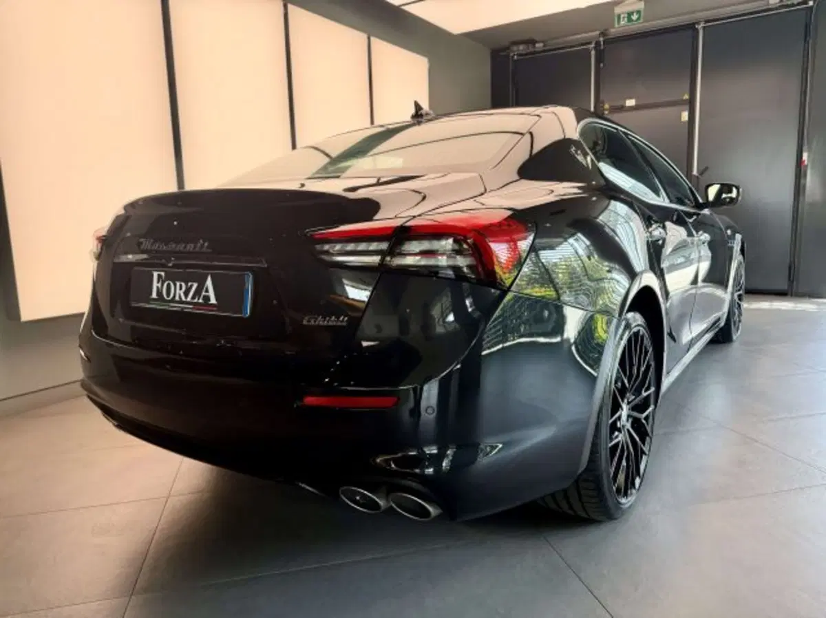 Maserati Ghibli usata a Torino (8)