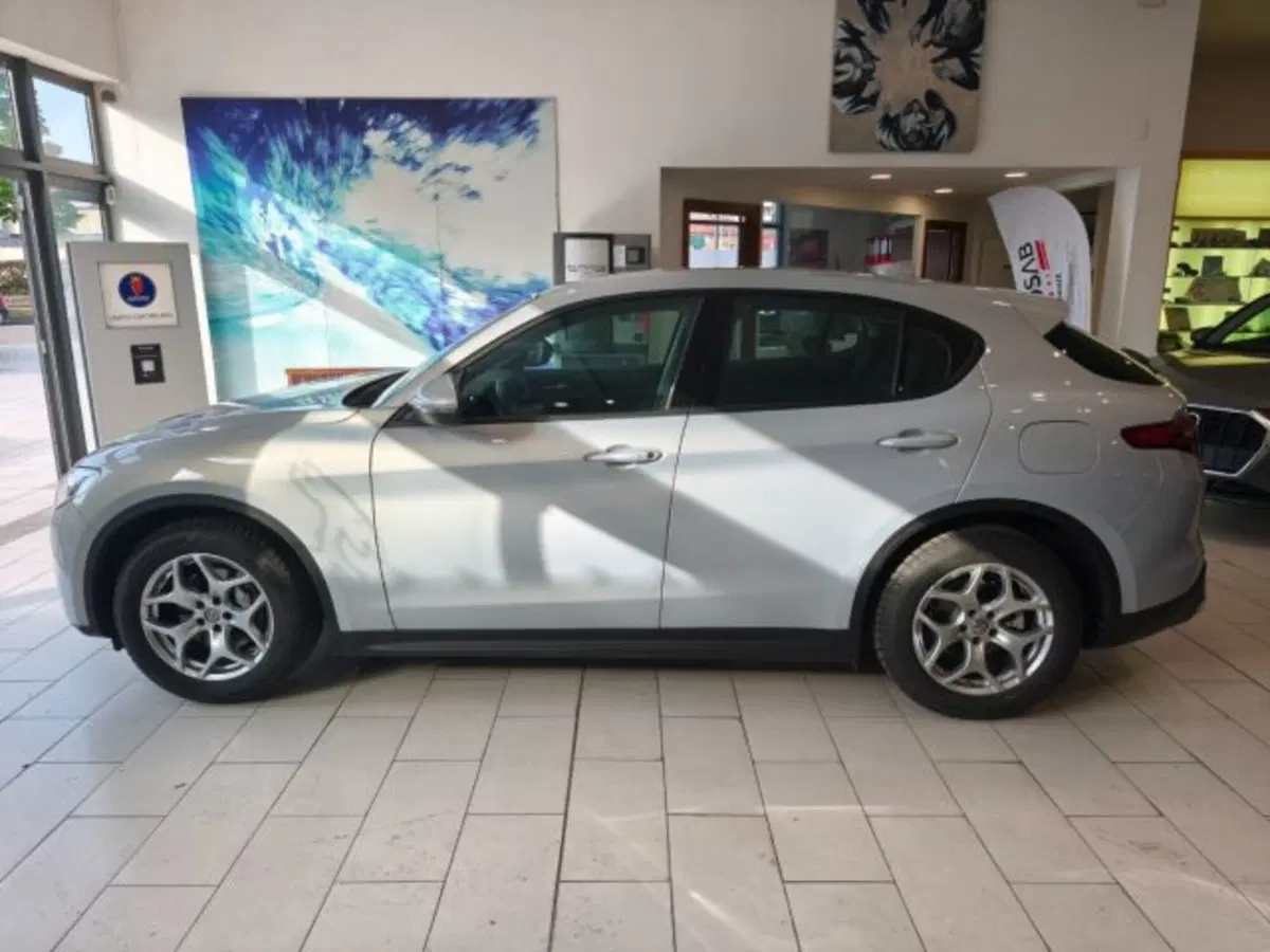 Alfa Romeo Stelvio usata a Firenze (7)